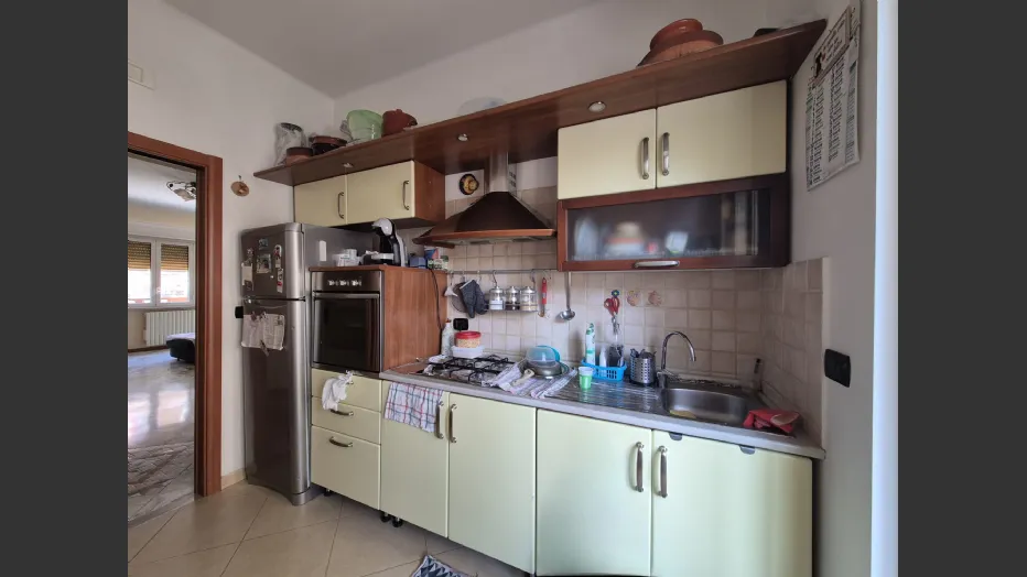 Cucina Lineare Beige e Legno