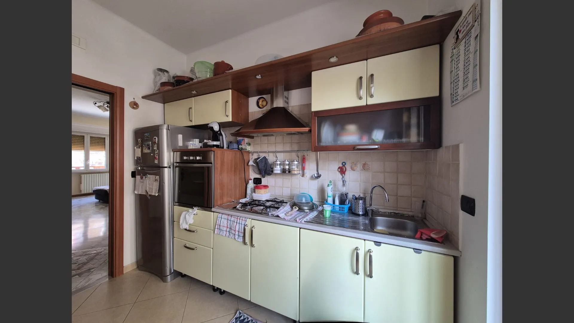 Cucina Lineare Beige e Legno