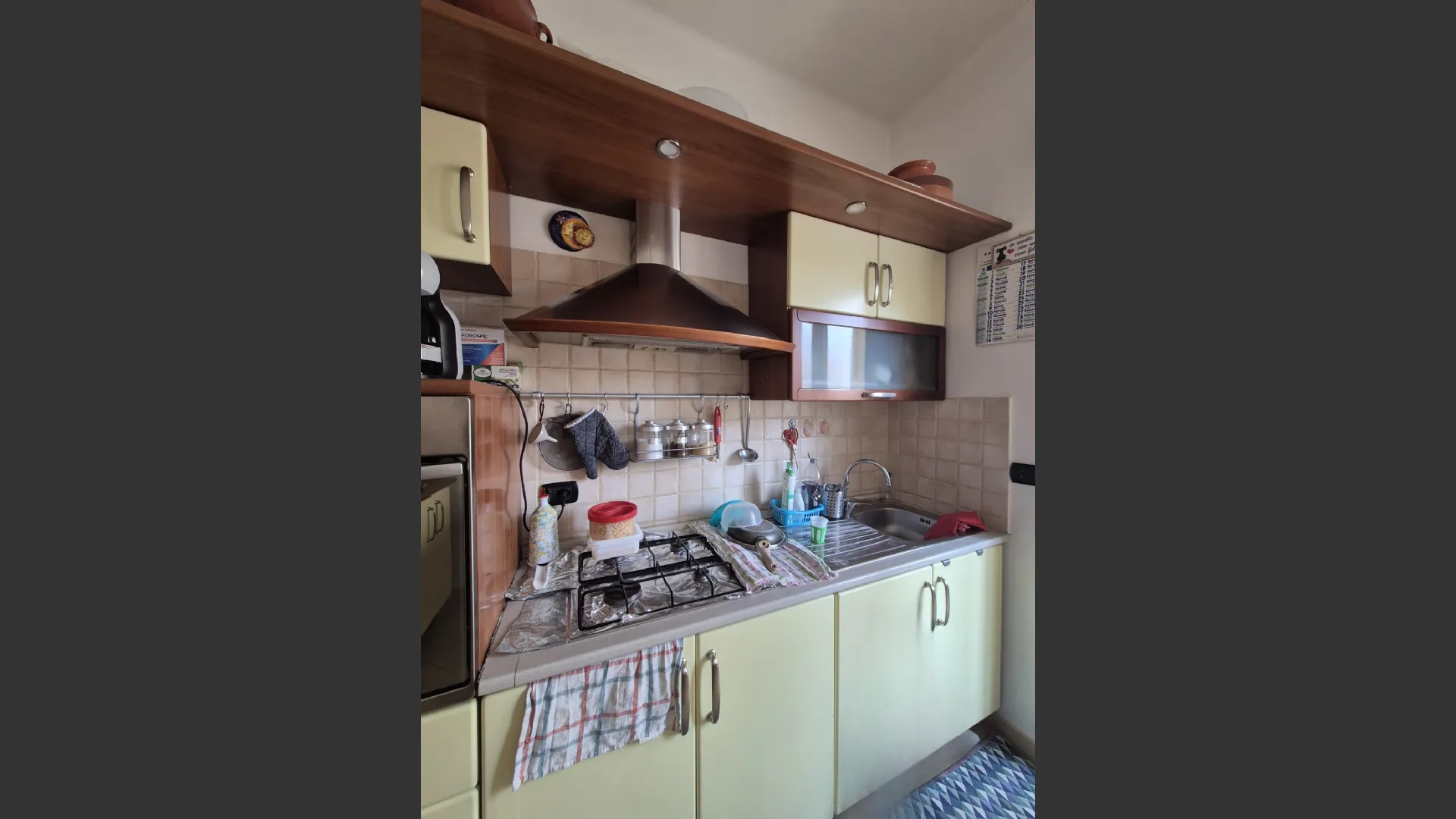 Cucina Lineare Beige e Legno