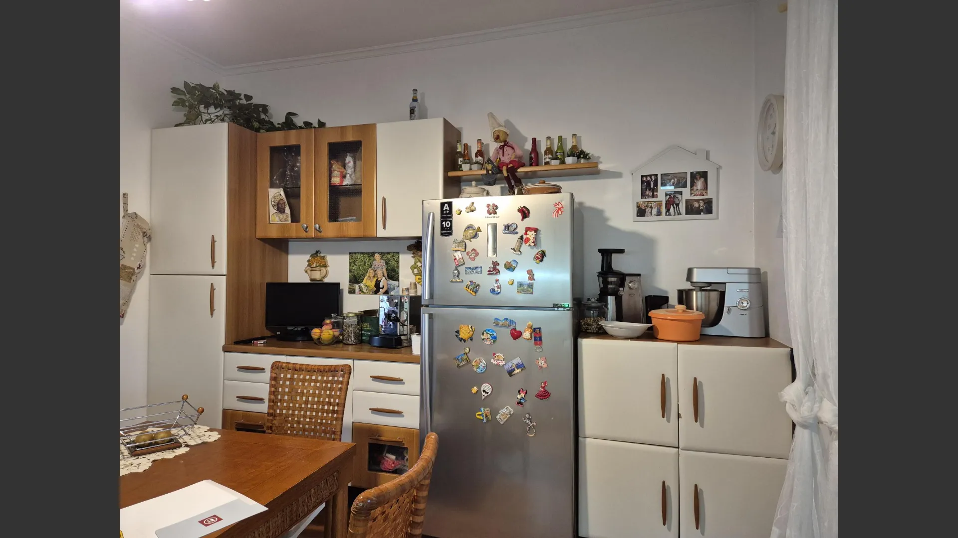 Cucina Lineare Panna e Legno